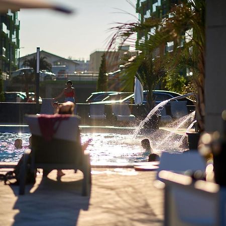 Vintage Breeze Apartment - Spa Pools Resort Mamaia Bagian luar foto