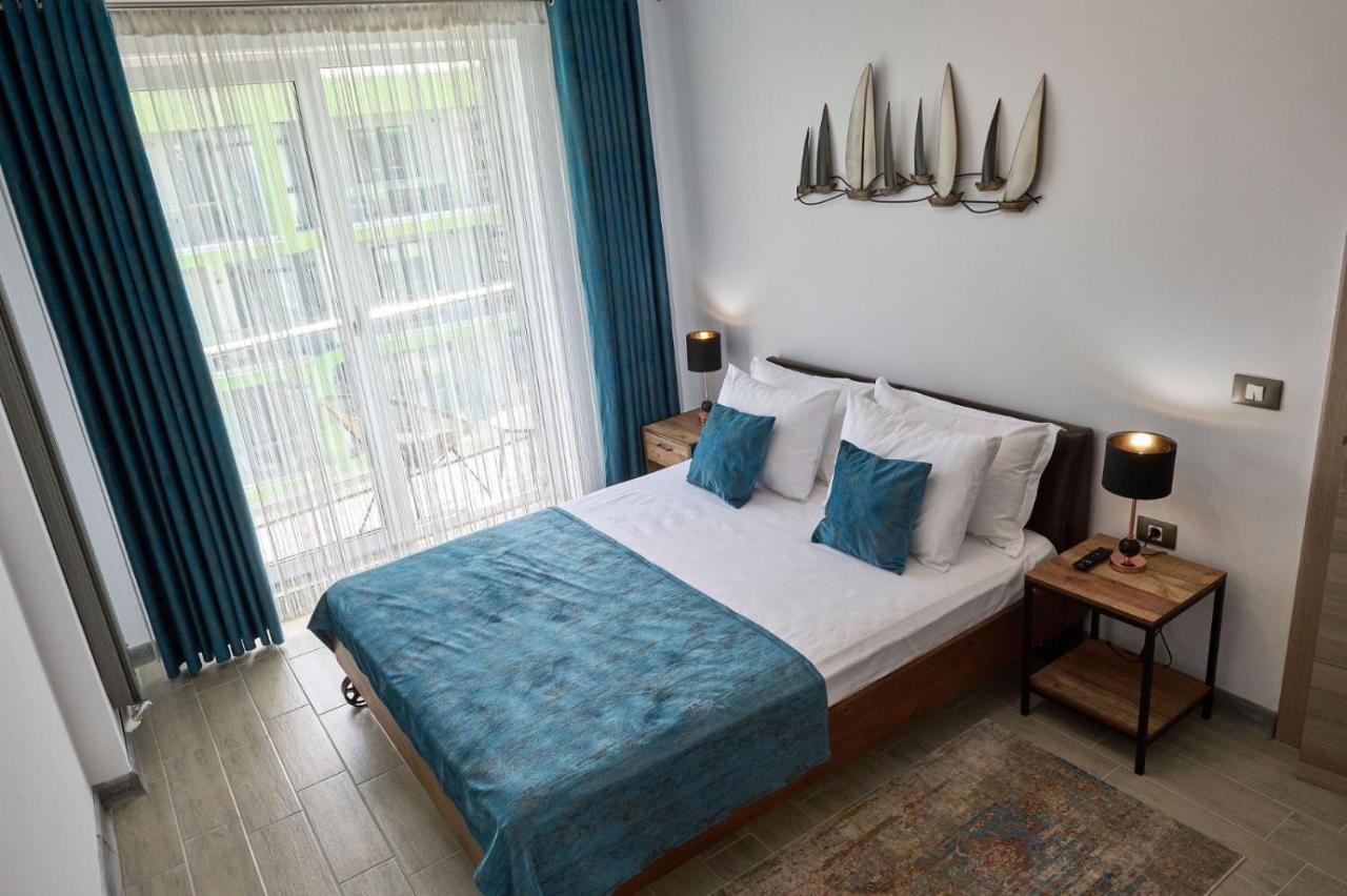 Vintage Breeze Apartment - Spa Pools Resort Mamaia Bagian luar foto