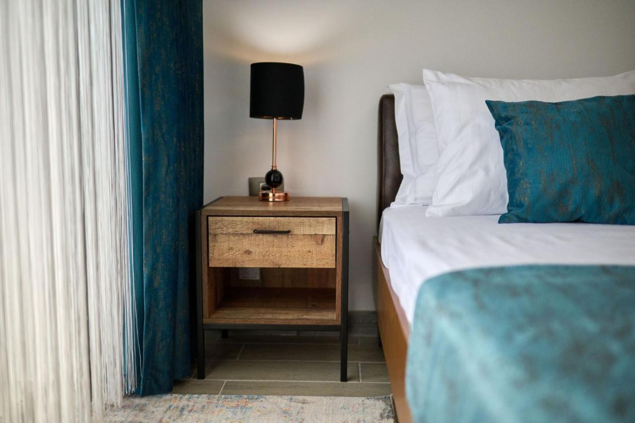 Vintage Breeze Apartment - Spa Pools Resort Mamaia Bagian luar foto