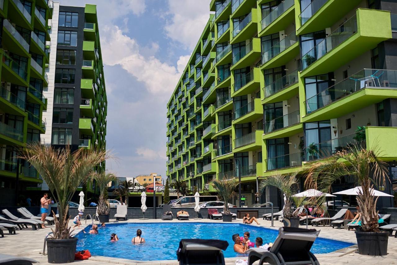 Vintage Breeze Apartment - Spa Pools Resort Mamaia Bagian luar foto